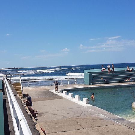 Arena Luxury Beachfront Apartment Newcastle Esterno foto