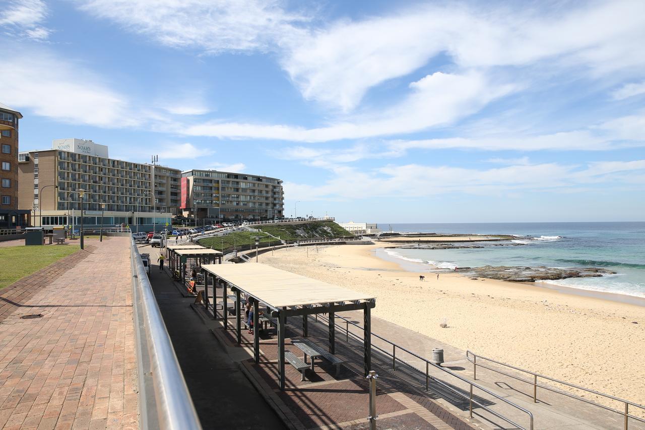 Arena Luxury Beachfront Apartment Newcastle Esterno foto