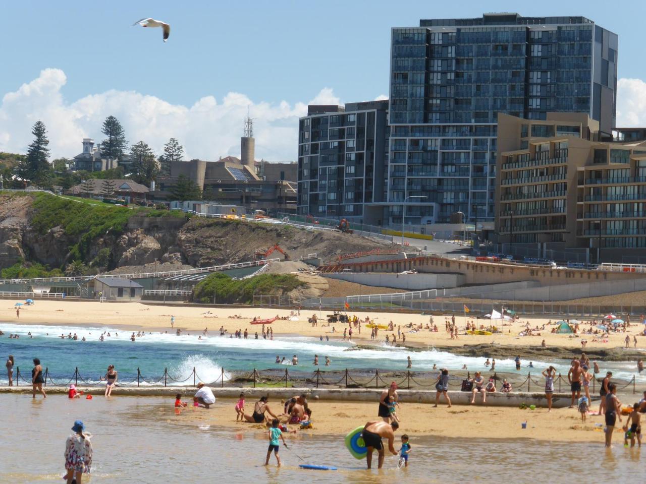 Arena Luxury Beachfront Apartment Newcastle Esterno foto