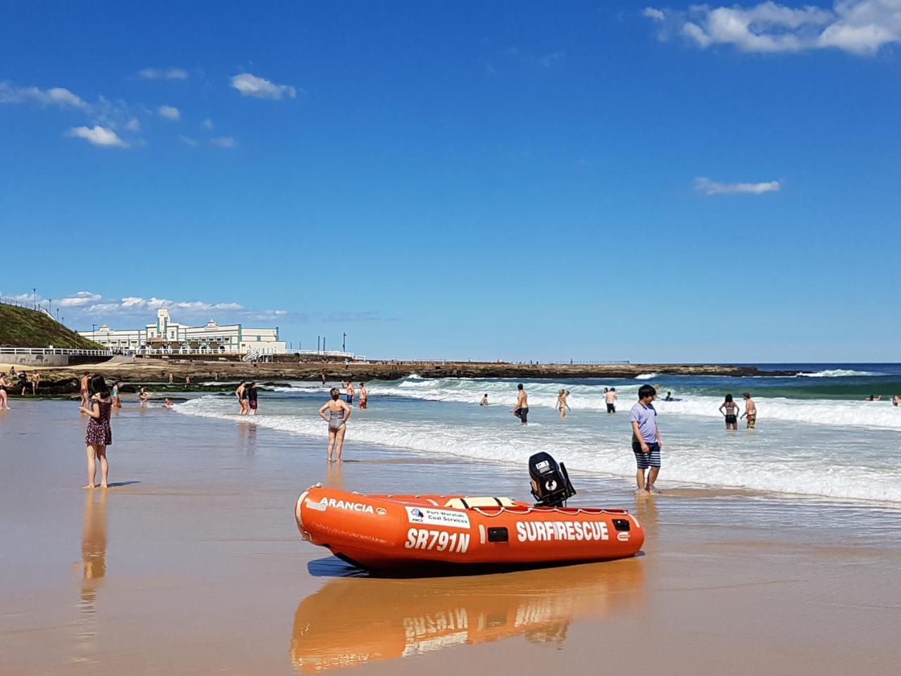 Arena Luxury Beachfront Apartment Newcastle Esterno foto